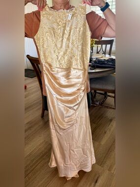 Elegant Cream Lace & Satin Evening Gown - Women Dresses Wedding/ MOTB